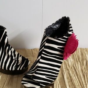 Zebra striped flirty heel